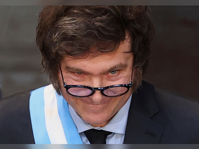 Argentina’s government under President Javier Milei Alleges Dollar Reserves Depleted to Defend Peso, Estimate Only $1 Billion Remains