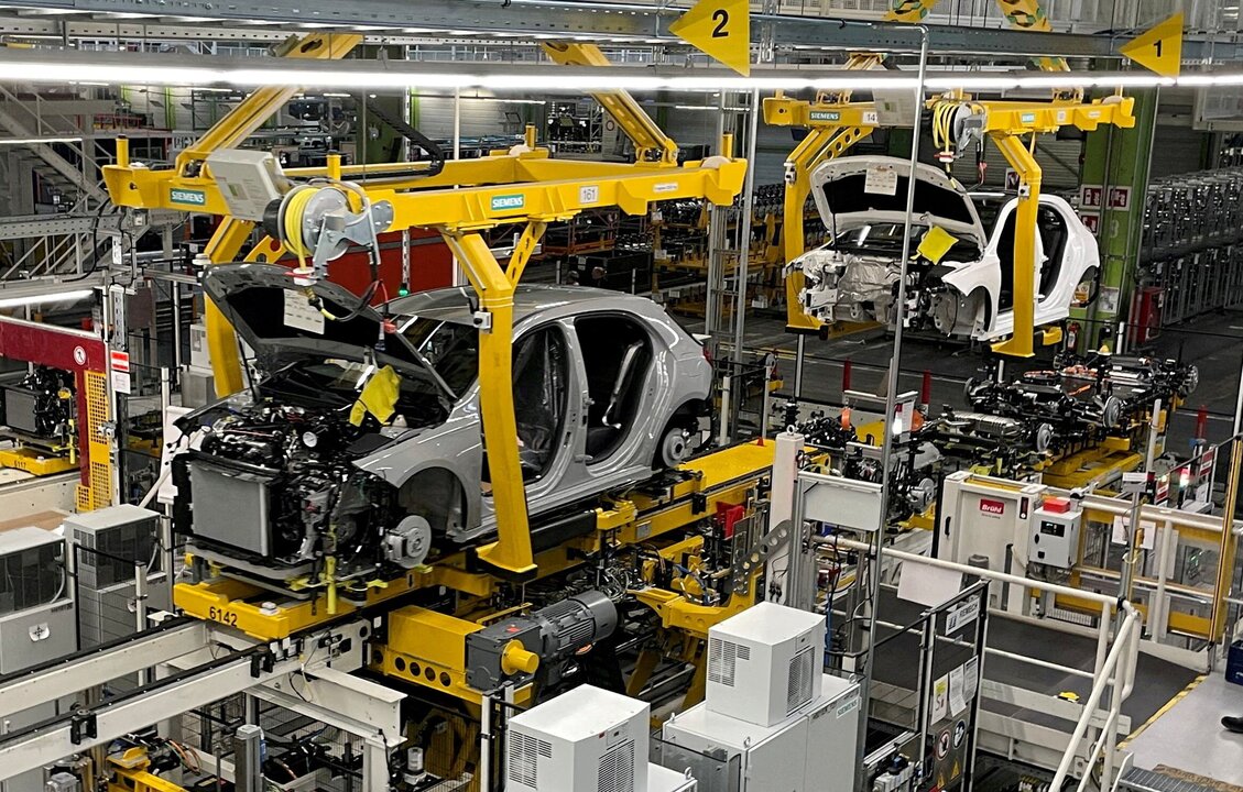 German Industrial Output Suffers Sharpest Drop in Over Three Years