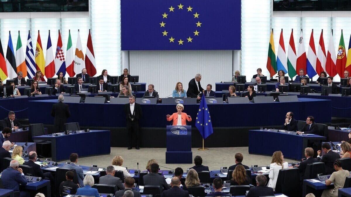 European Parliament Faces Motion of No Confidence Against Commission President