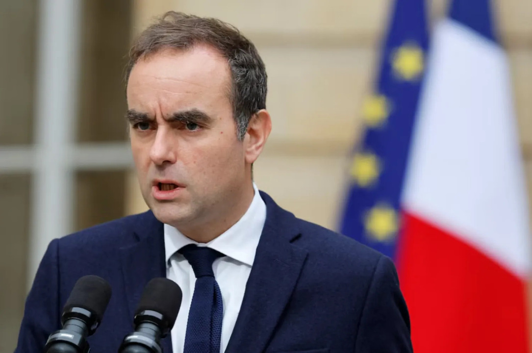 France’s Reappointed Prime Minister Calls for Calm Amid Political Chaos