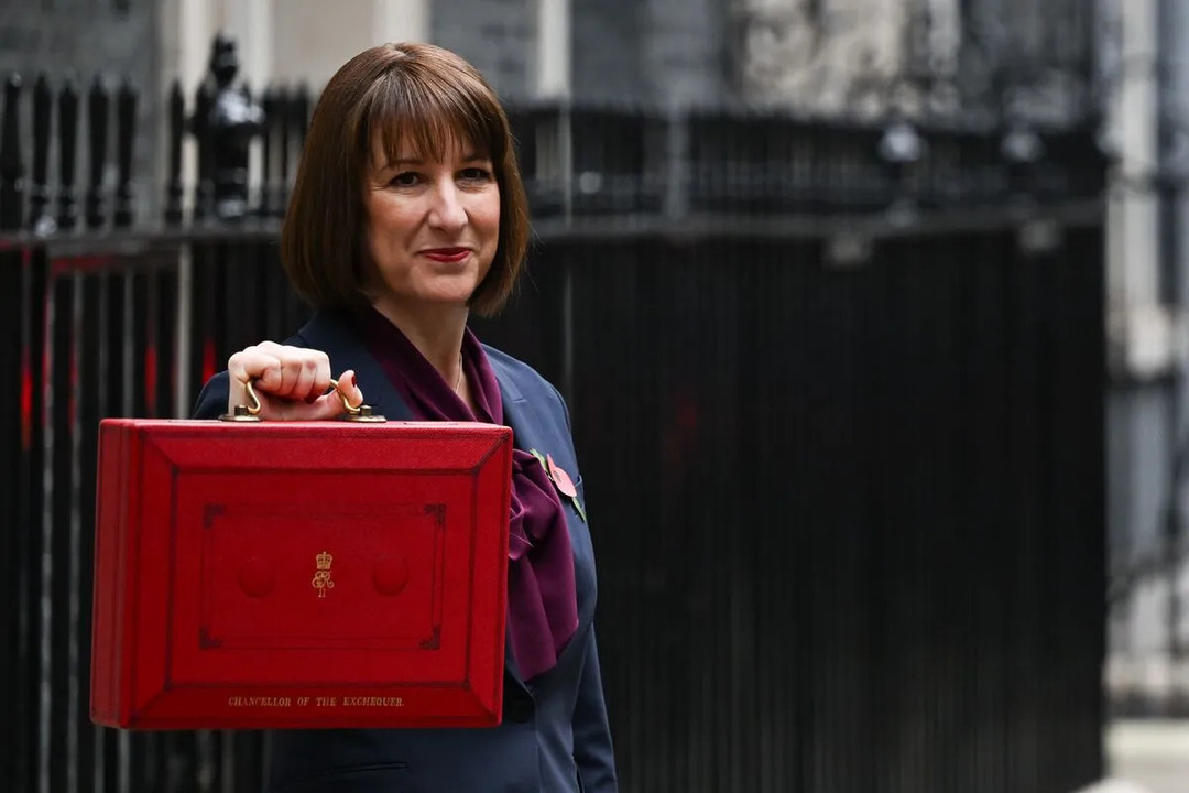 UK’s Reeves Seeks Larger Budget Buffer Amid Economic Uncertainty