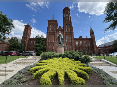 Smithsonian Weather Report Warns of Continued Breezy, Cloudy Conditions
