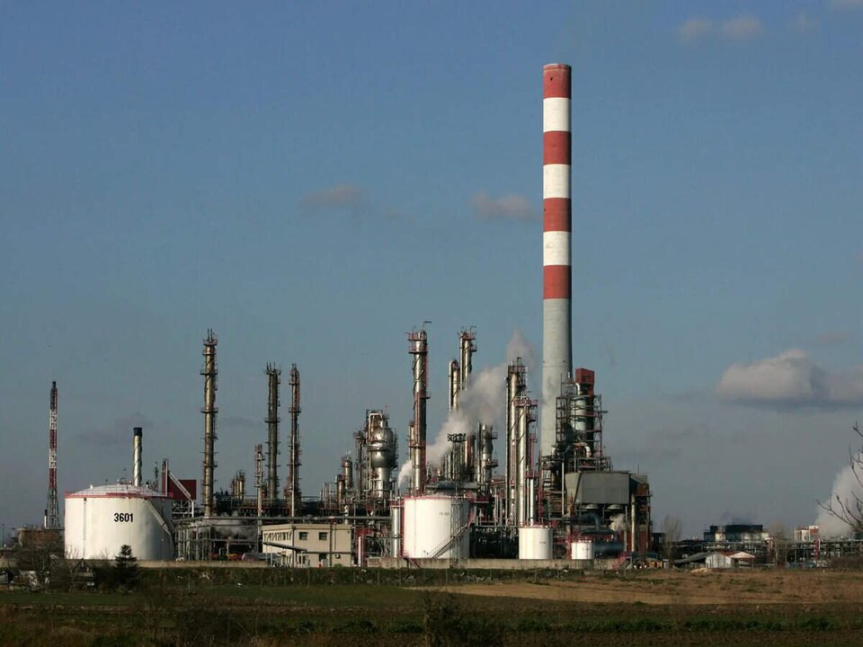 U.S. Sanctions Disrupt Serbia’s Oil Supply from Russian-Owned Firm