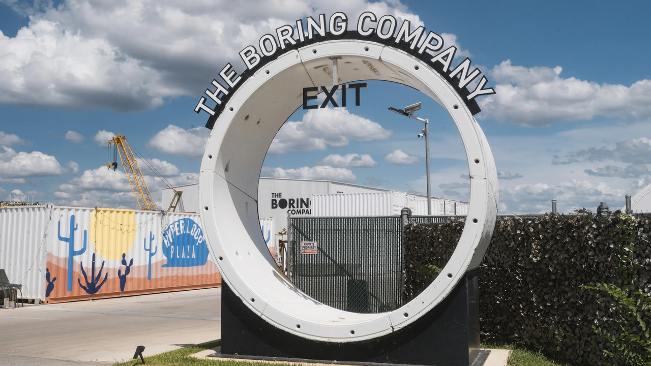 Musk’s Boring Company to Launch ‘Dubai Loop’ Next Year