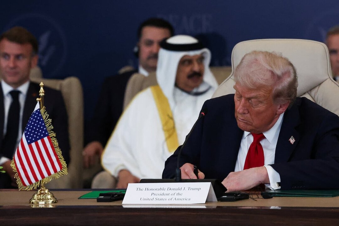 Trump Signs Gaza Ceasefire Agreement with Regional Mediators