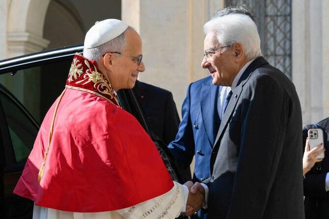 Pope Calls for Openness to Migrants During Meeting at Italian Presidential Palace