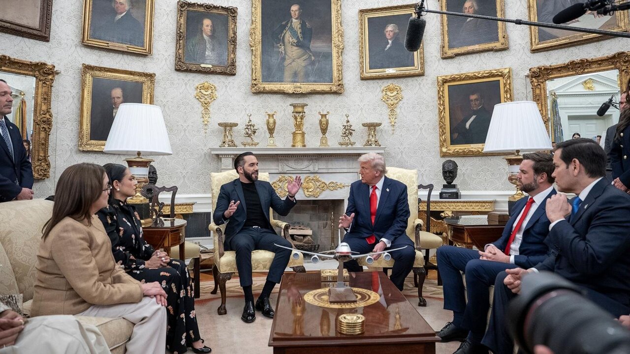 Trump Supports Sending U.S. Citizens to El Salvador