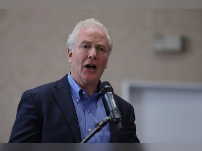 Senator Denied Access to American Detained in El Salvador