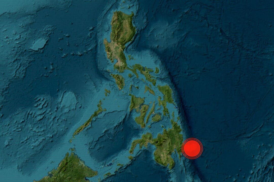 Series of Earthquakes Strike the Philippines Days After Tsunami Warning