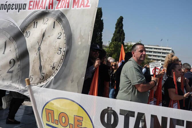 Greece Approves Controversial 13-Hour Workday Reform