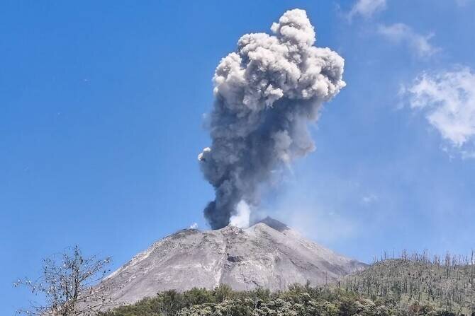 Indonesia's Mount Lewotobi Laki-laki Erupts, Spewing Ash 10km into the Sky