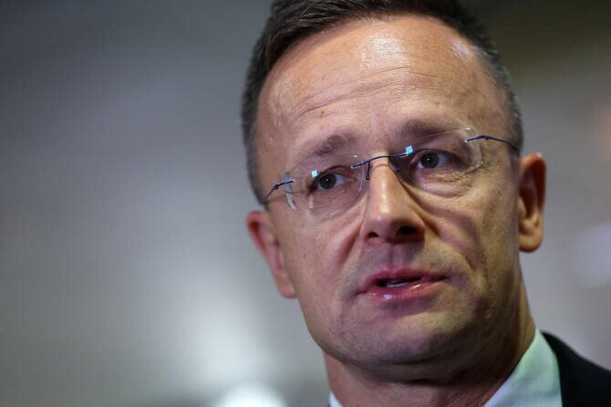 Hungary Challenges EU Plans to Phase Out Russian Energy
