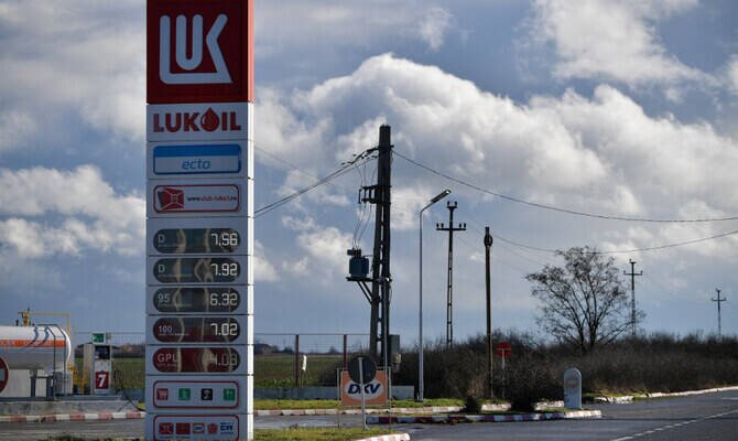 UK Sanctions Russia's Lukoil and Rosneft, Targets Shadow Fleet