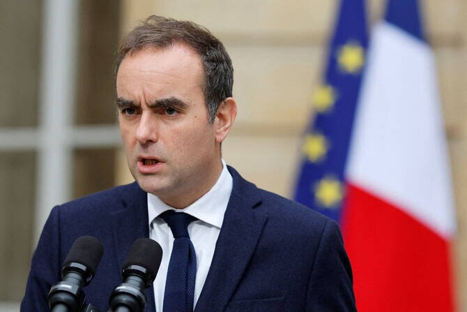 French PM Survives No-Confidence Votes After Pension Concession