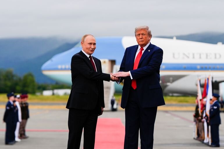 Trump to Host Zelenskyy Before Putin Meeting in Hungary