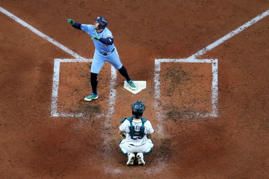 Blue Jays Dominate Mariners in Playoff Victory