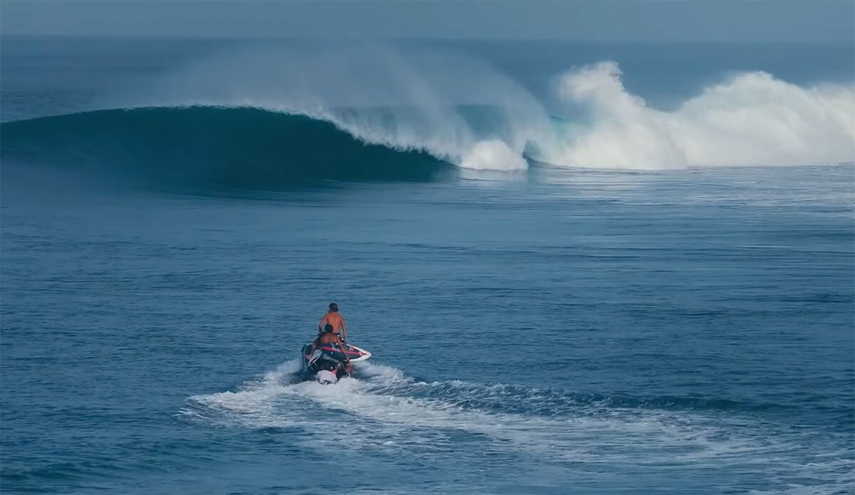 Kai Lenny Surfs Massive Waves Off the Coast of El Salvador