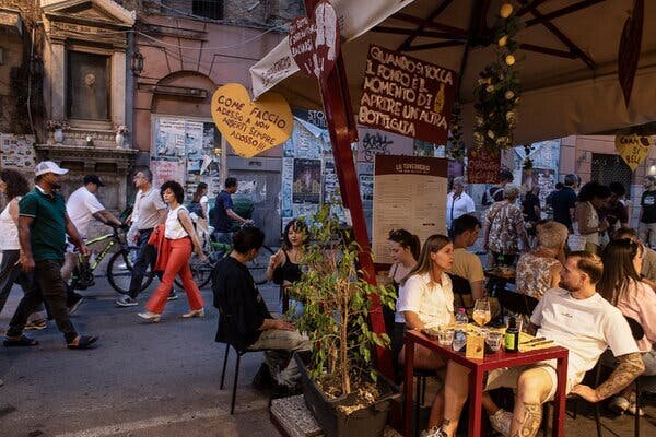La cucina italiana affronta un cambiamento culturale amid la globalizzazione.
