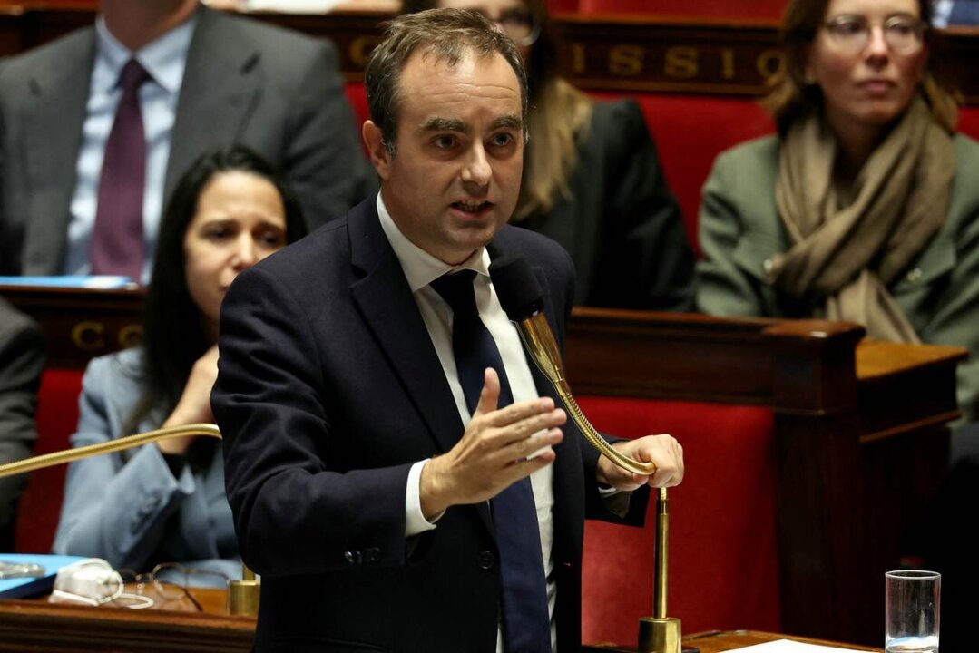 France Weighs Suspending Pension Reforms to Restore Stability