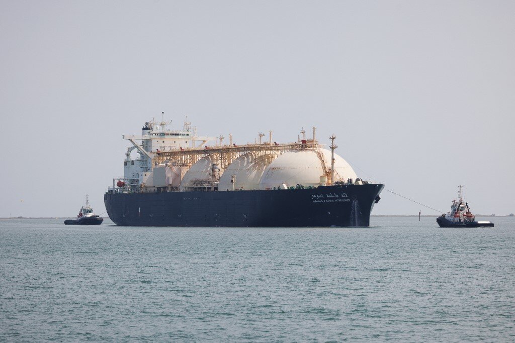 Explosion Sets LNG Tanker Ablaze Off Yemen Coast