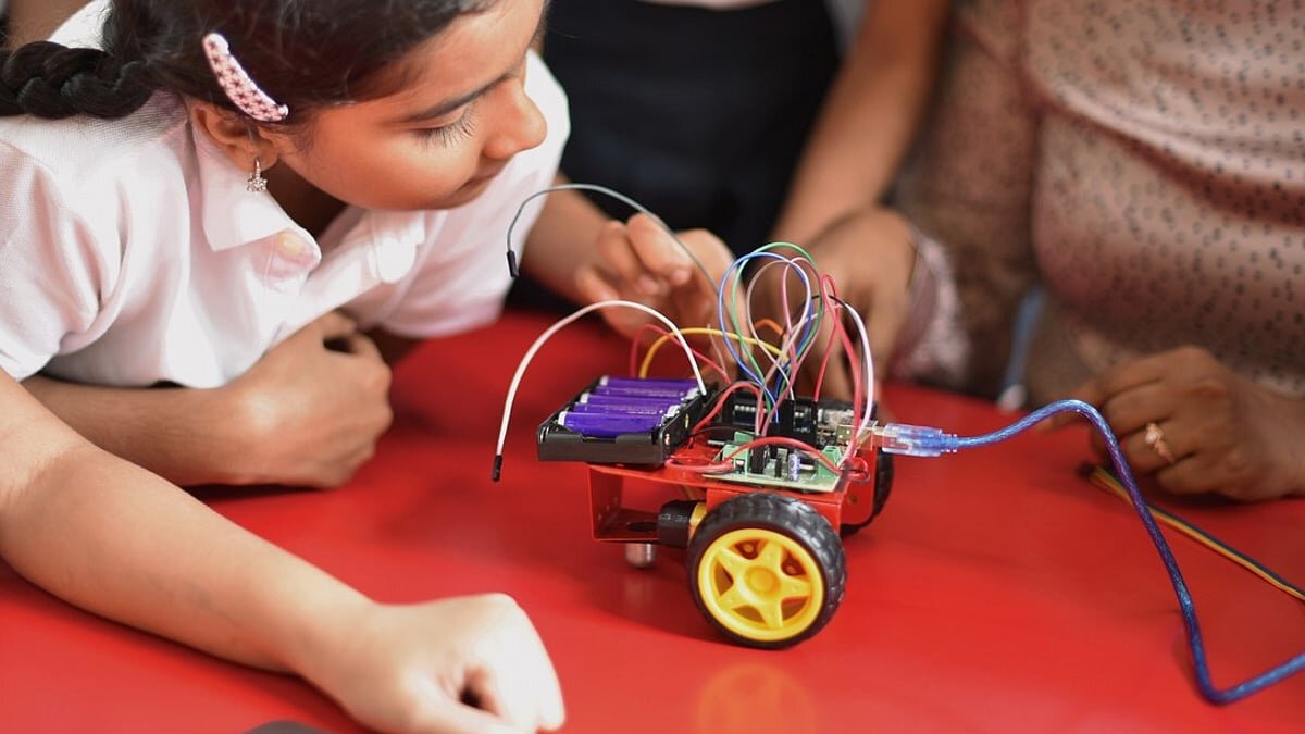 Bengaluru Students Win Honors at Robotics Olympics in Panama