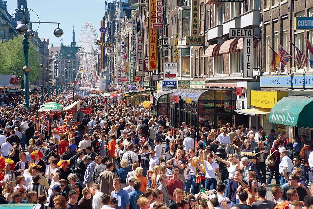 Amsterdam Residents Sue City Over Mass Tourism Impact
