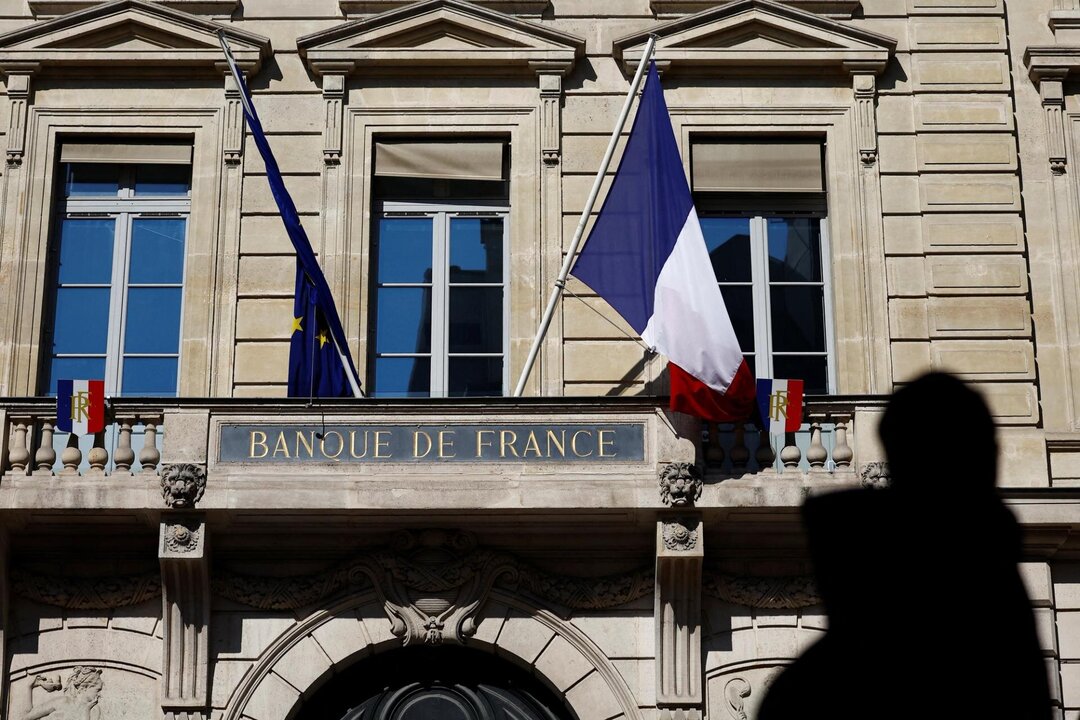 Italy’s Credit Rating Upgraded as France Faces Downgrade