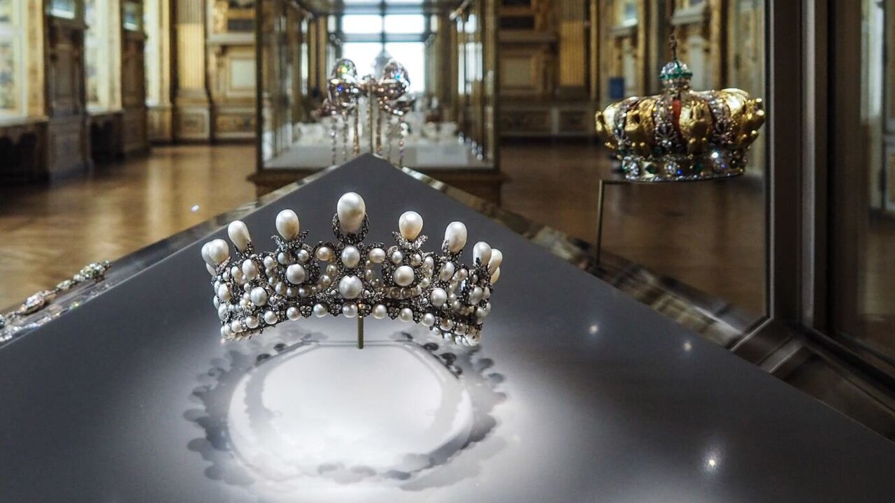 Details Emerge on Stolen Louvre Treasures Worth Millions