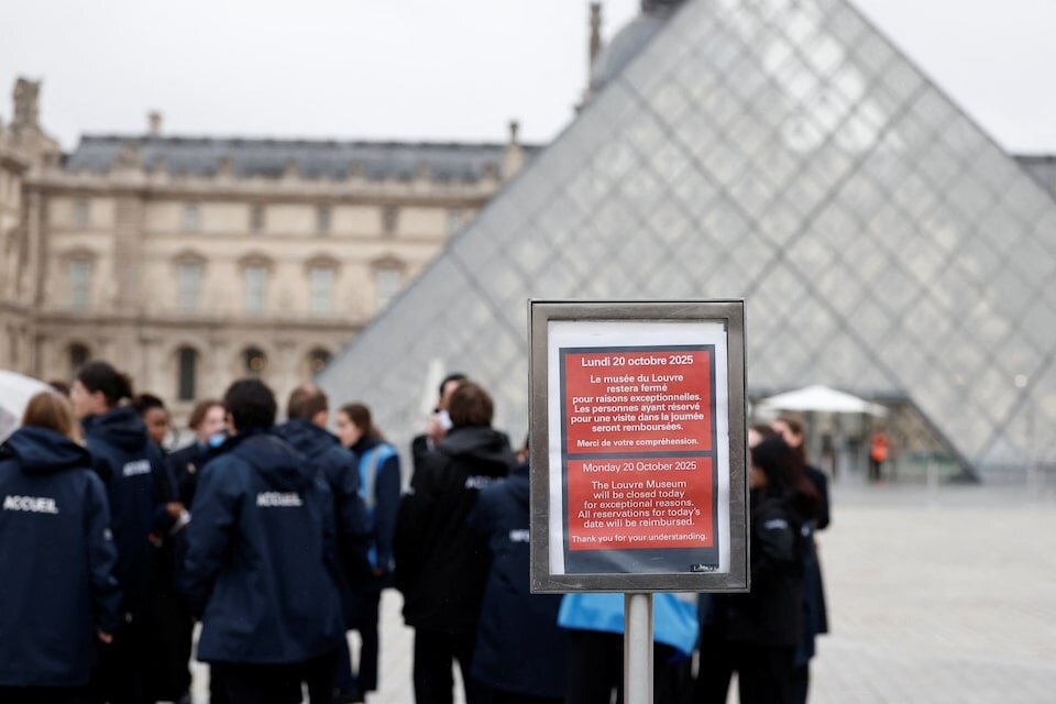Louvre Heist Sparks Outrage and Embarrassment in France