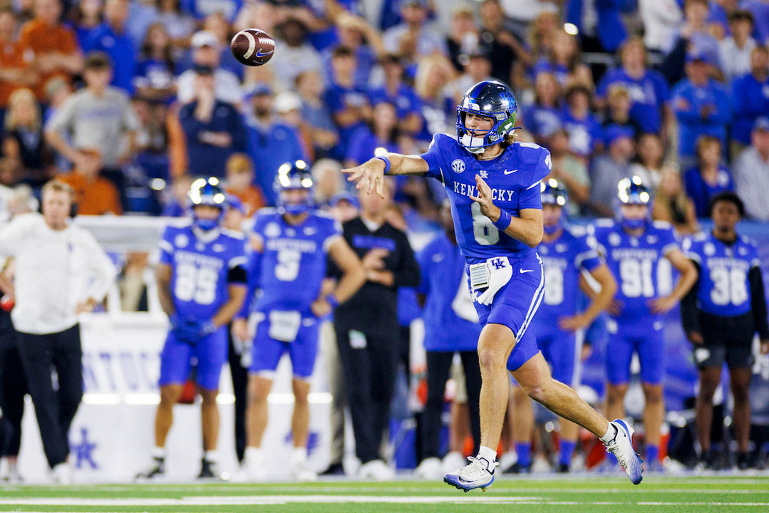 Coach Stoops Reflects on Texas Game, Emphasizes Team Progress