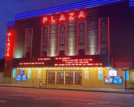 Britain’s Community Cinemas Thrive as Local Hubs of Kindness