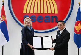 Ambasador Srbije pri ASEAN-u predaje akREDITIVE u Džakarti
