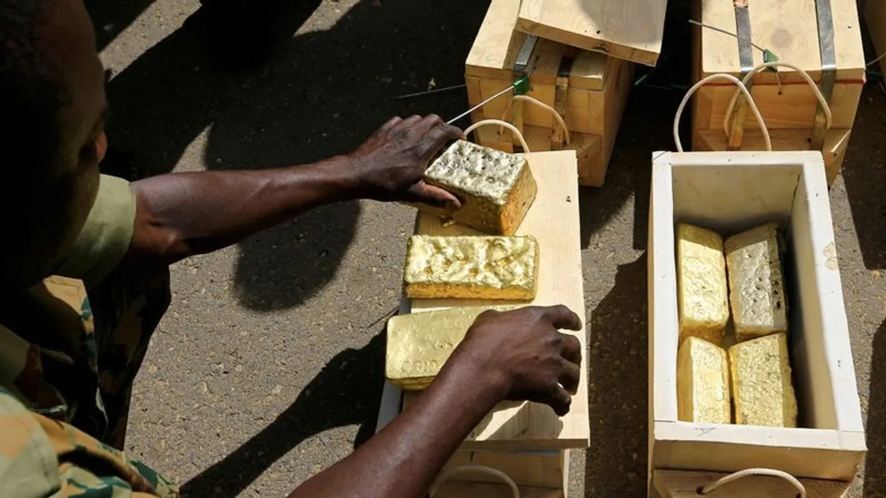 Sudanese Pound Falls After UAE Flight Ban Impacts Gold Exports