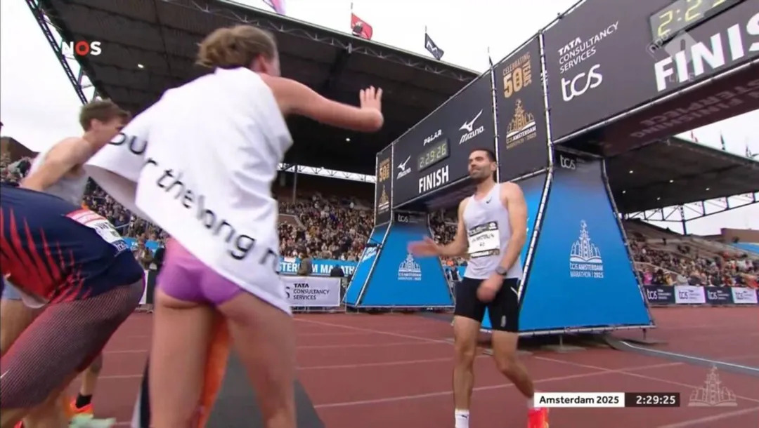 Amsterdam Marathon Sees Surprise Performance from Former Giro d’Italia Champion