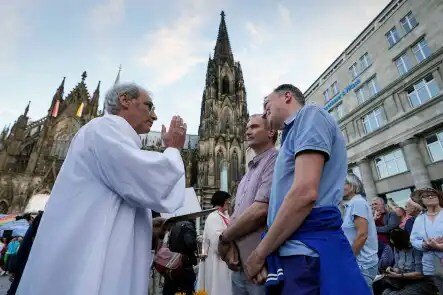 Germany Faces Mounting Controversy Over Same-Sex Blessing Guidelines