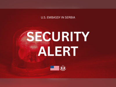 Ambasada Sjedinjenih Američkih Država izdala upozorenje o bezbednosti nakon napada na beogradski Parlament.