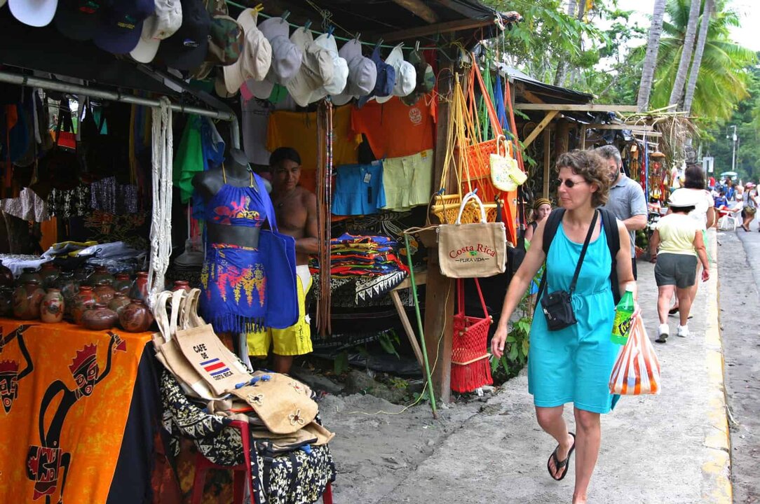 Costa Rica Reports Drop in Canadian Tourist Arrivals Amid Regional Trend