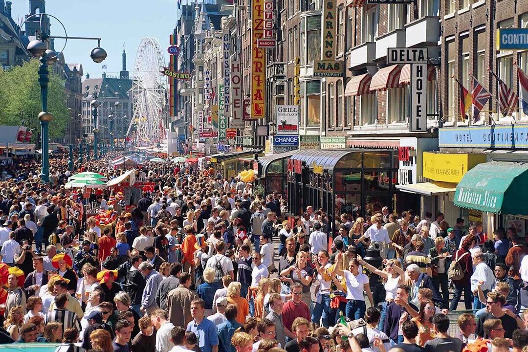 Residents File Lawsuit Against Amsterdam Over Mass Tourism