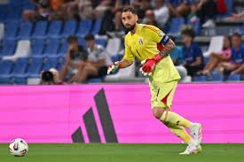 Il portiere italiano Donnarumma è stato detto che ha bisogno di gloria nazionale per vincere il Pallone d'Oro.