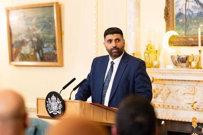 UK govt urged to adopt new Islamophobia definition: Ex-faith minister