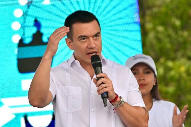 Ecuador's President Alleges Poisoning Attempt via Chocolate and Jam