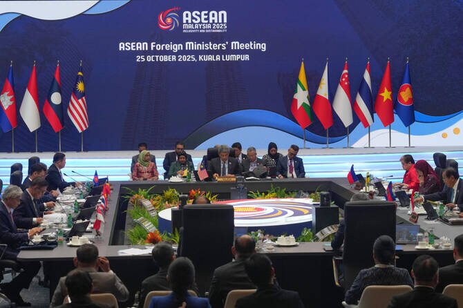 Malaysian Foreign Minister Warns ASEAN Neutrality Eroding Amid Global Power Rivalry