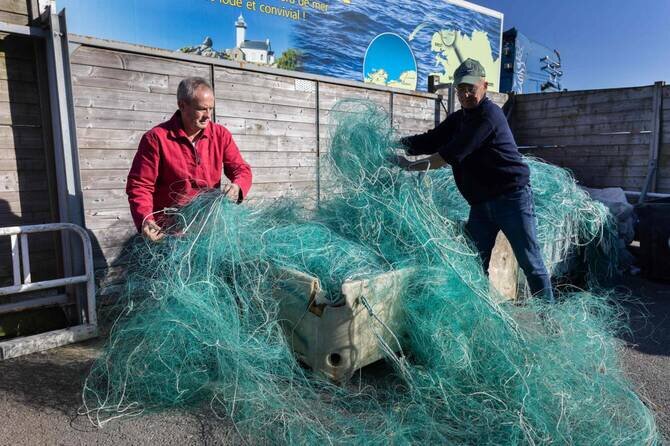 French Fishing Nets Recycled for Ukraine's War Effort Against Russian Drones