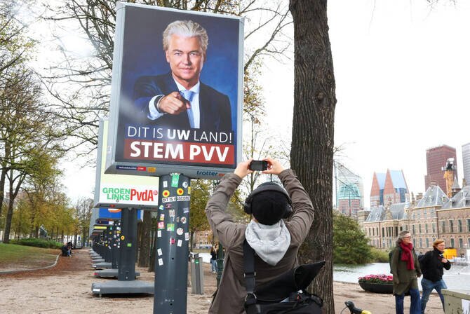 Netherlands Holds Knife-Edge Election Focused on Housing and Wilders' Influence