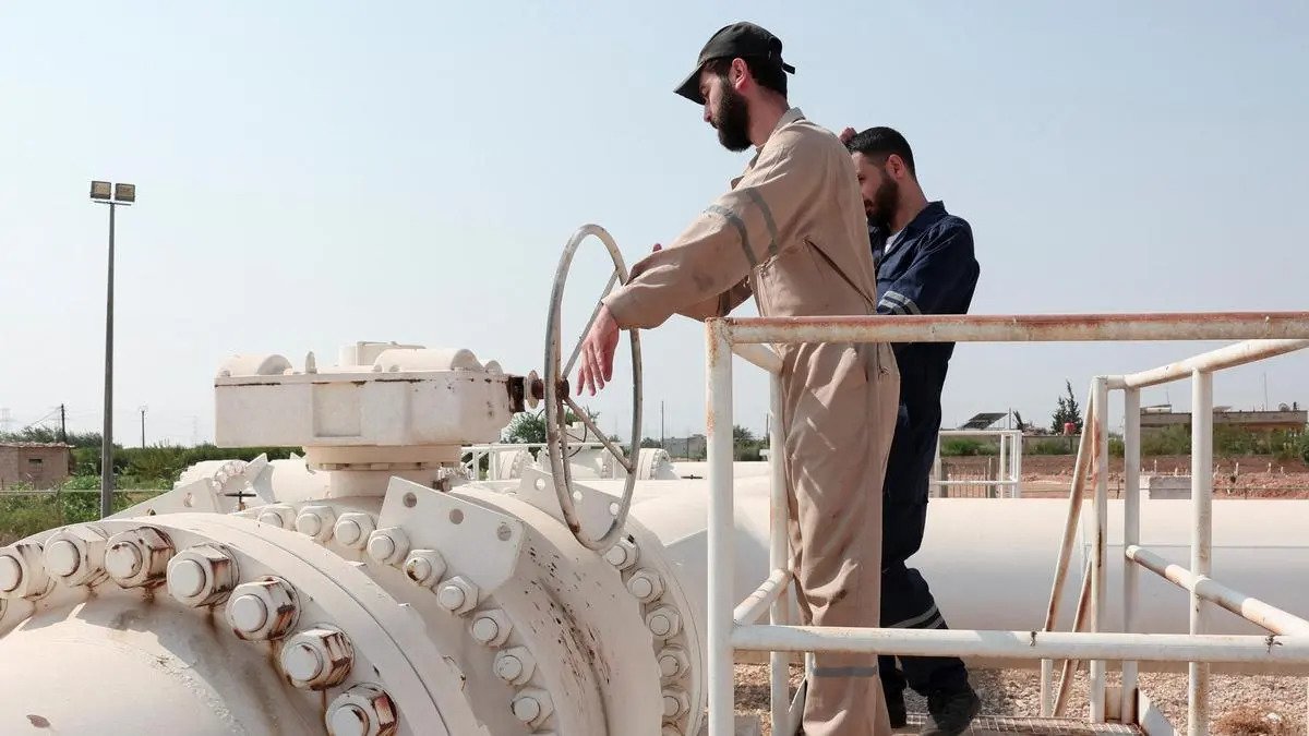 Saudi Arabia Abolishes Kafala Sponsorship System in Landmark Reform for Migrant Workers