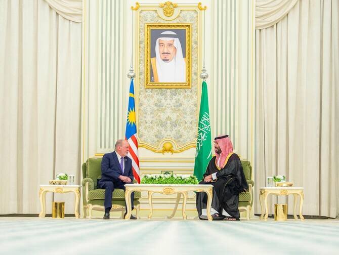 Crown Prince and King of Malaysia Hold Talks to Boost Bilateral Cooperation