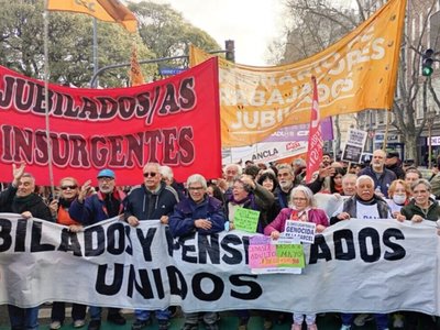 « Ce n'est pas une rationalisation, c'est un crime » : La décision qui a suscité l'indignation et les manifestations à travers la Grèce