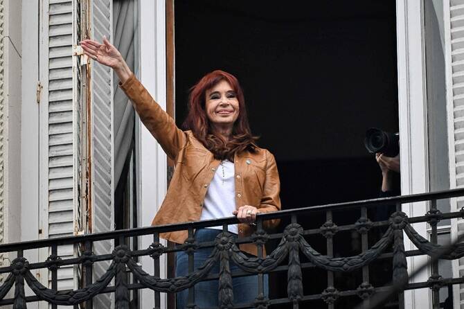 Argentine Ex-President Kirchner Goes on Trial in New Corruption Case