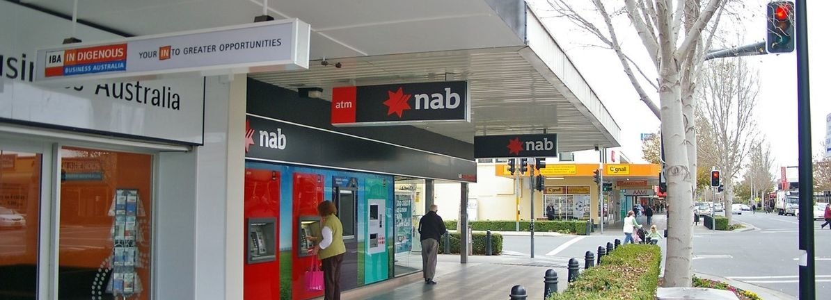 National Australia Bank’s Stock Under Pressure Amid Valuation Dispute and Earnings Flat-line