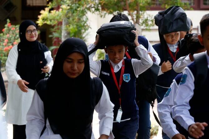 Explosion at Jakarta School Mosque Injures Several